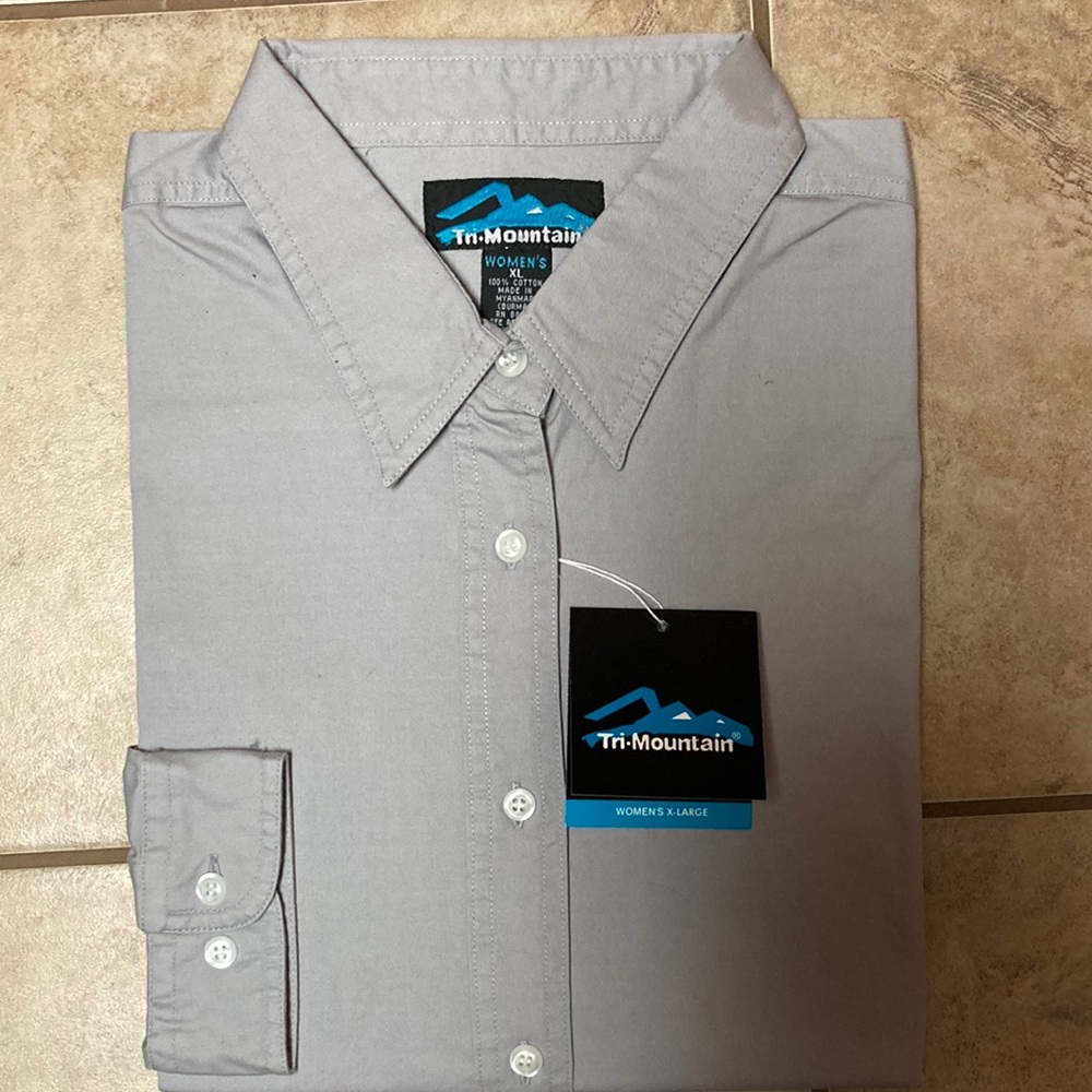 Tri-Mountain women’s long-sleeved shirt NWT